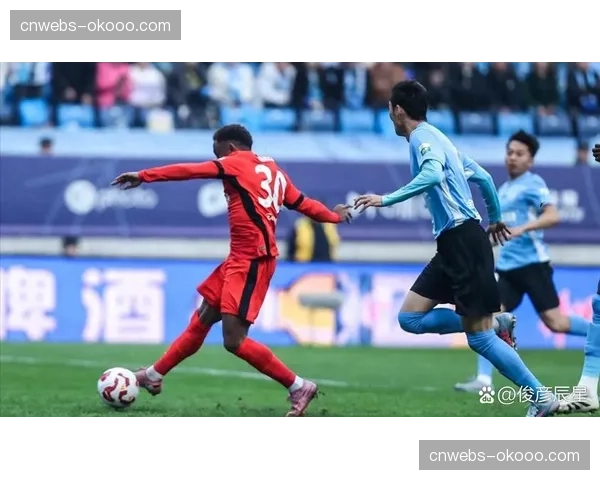 上海海港3-1逆转大连英博，莱昂纳多双响印证快速反击效率